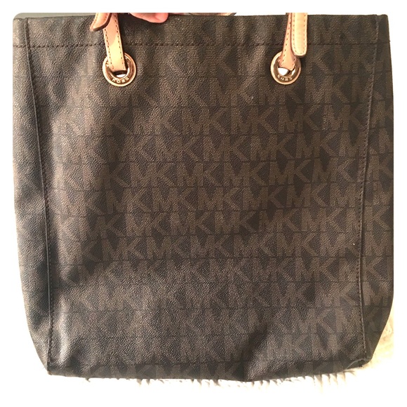 Michael Kors Handbags - Michael Kors Tote 👜